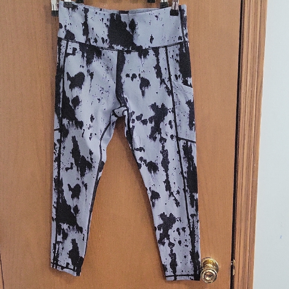 ZYIA Black and Gray Splatter Leggings